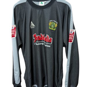 yeovil town goalkeeper paulas benara 2004 2005 black grey