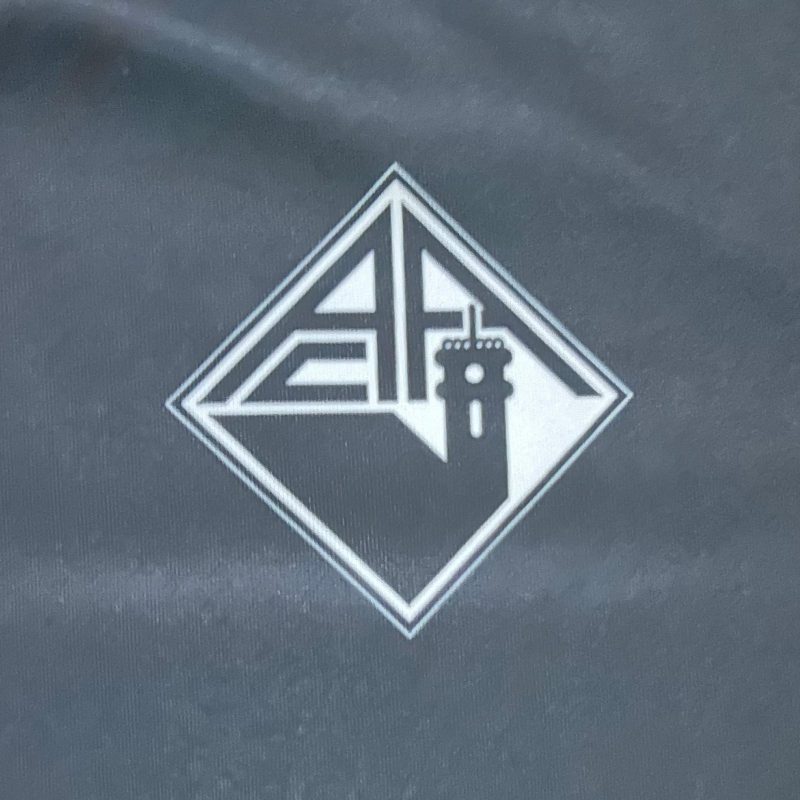 academica-coimbra-playoff-home-jersey-2021-2022-crest