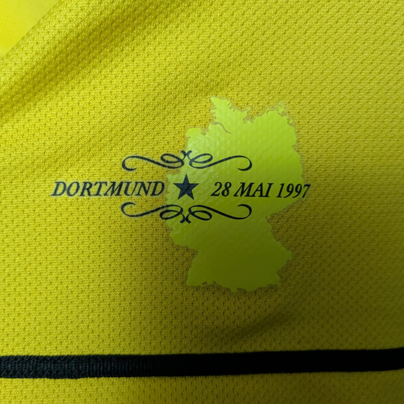 borussia-dortmund-nike-home-2007-2008-det1