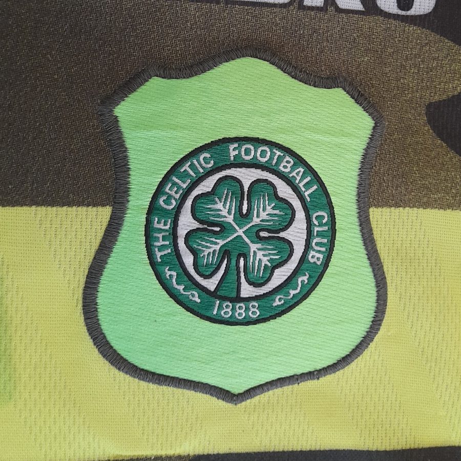 celtic-glaswow-1996-1998-umbro-away-3