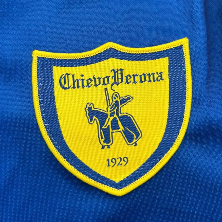 chievo-verona-2013-2014-givova-goalkeeper-jersey-crest