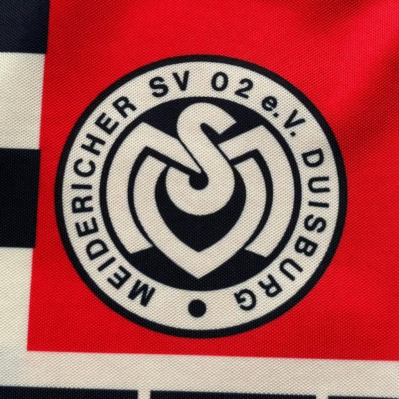 duisburg-diadora-away-jersey-1993-1996-crest