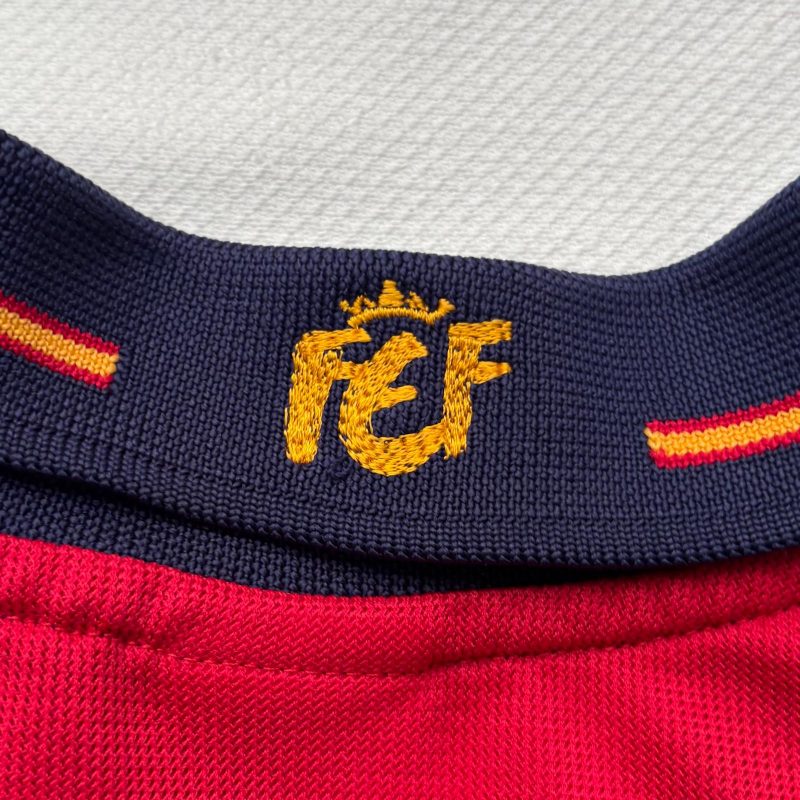 españa-adidas-2000-home-jersey-det2