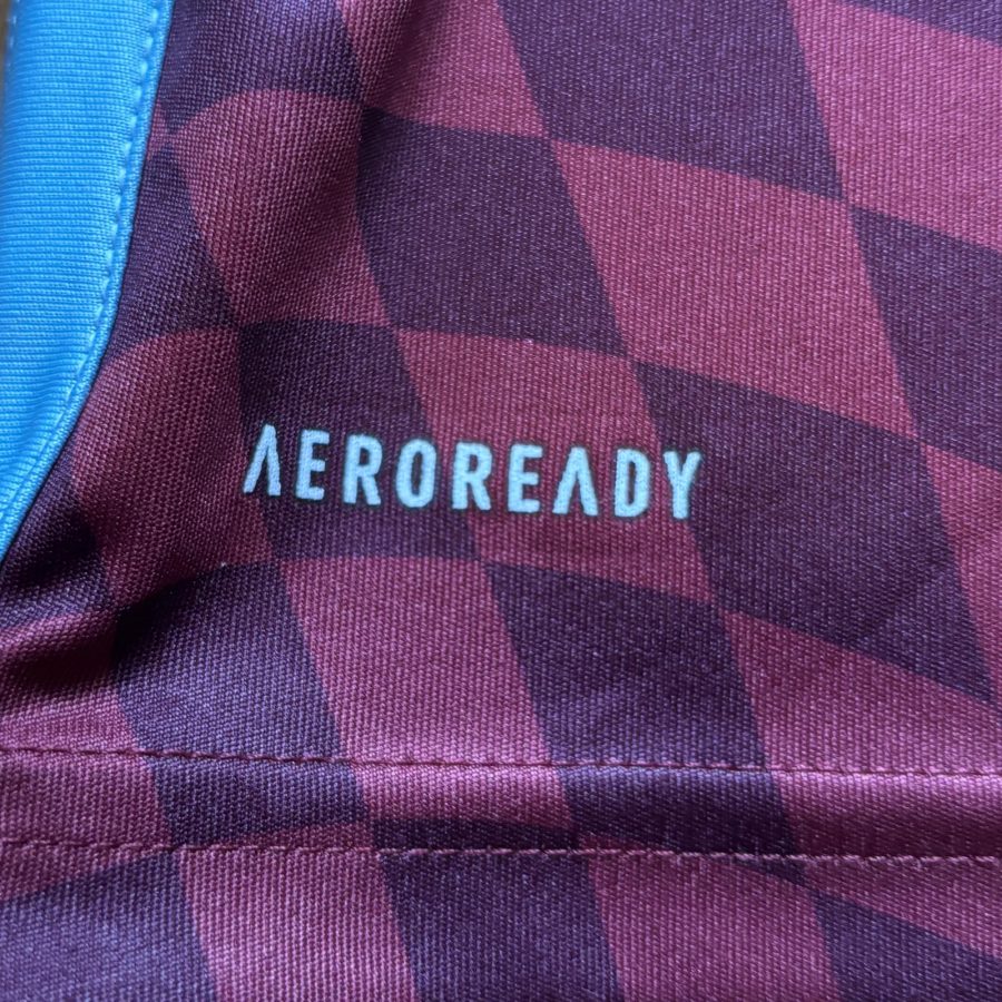 f6f0a915-5a90-4220-b17a-230dfac6a1bb