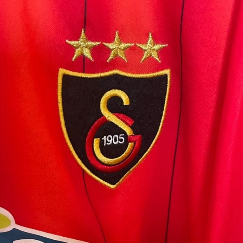 galatasaray-2003-2004-third-jersey-4