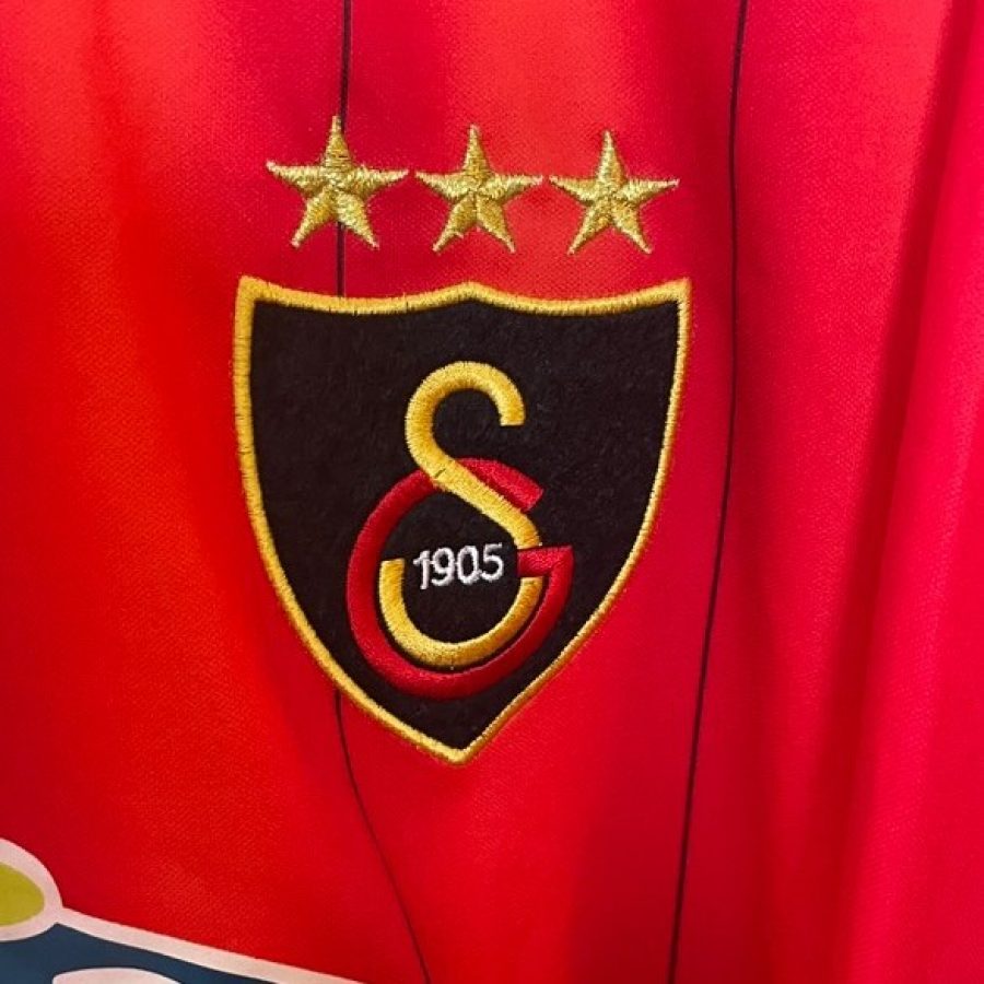 galatasaray-2003-2004-third-jersey-4