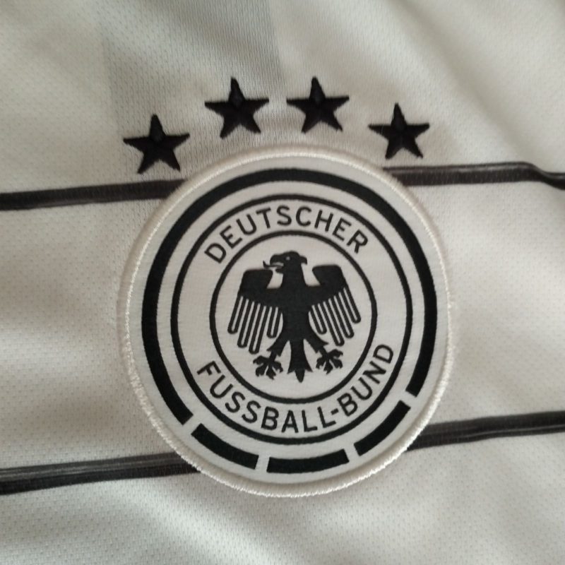 germany-adidas-home-kit-2019-2021-crest