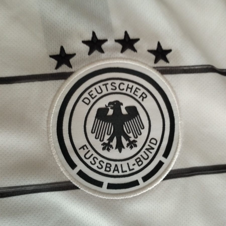 germany-adidas-home-kit-2019-2021-crest