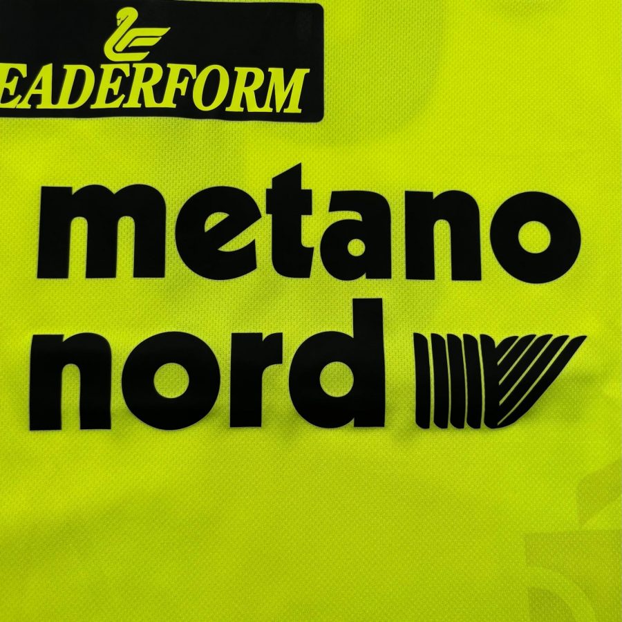 hellas-verona-2015-2016-nike-third-jersey-sponsor