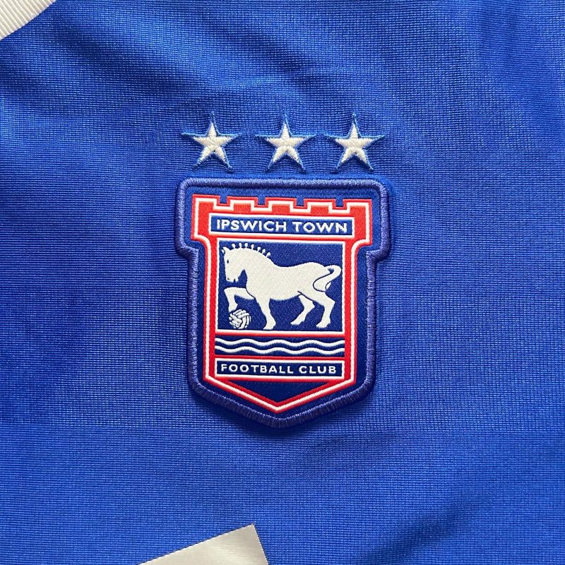 ipswich-town-home-adidas-2017-2018-crest