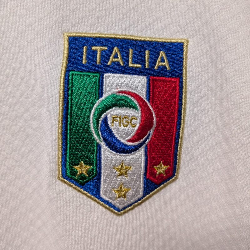 italia-puma-2010-away-7