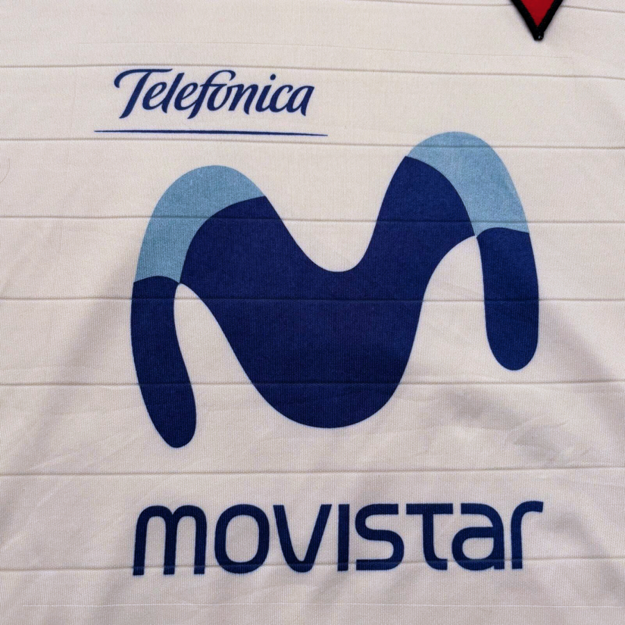 ldu-quito-umbro-2005-home-jersey-sponsor