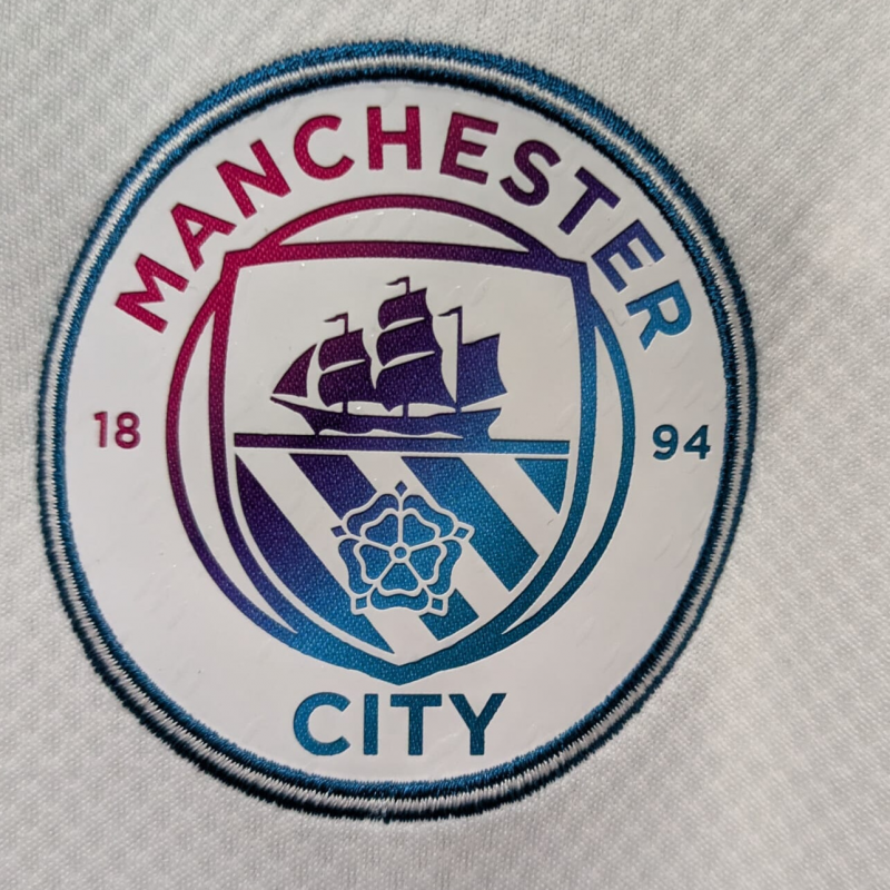 manchester-city-puma-away-2021-2022-crest