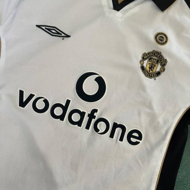 manchester-united-2001-2002-umbro-away-jersey-3