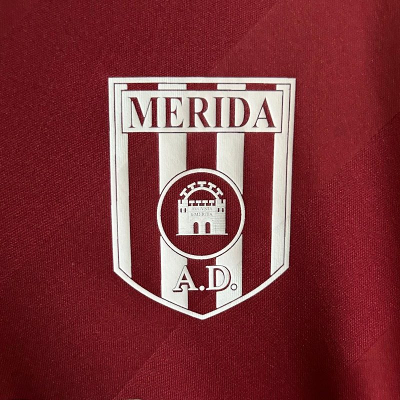 merida-away-jersey-macron-2023-2024-crest