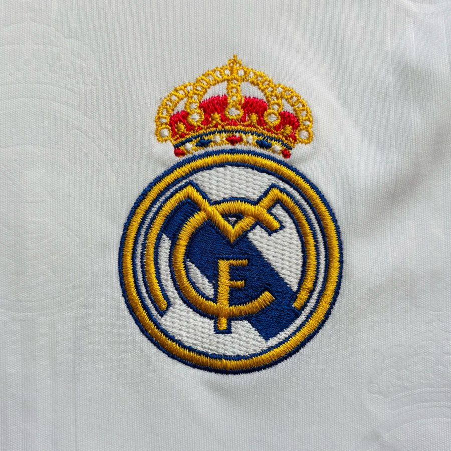 real-madrid-adidas-home-jersey-2022-2023-crest