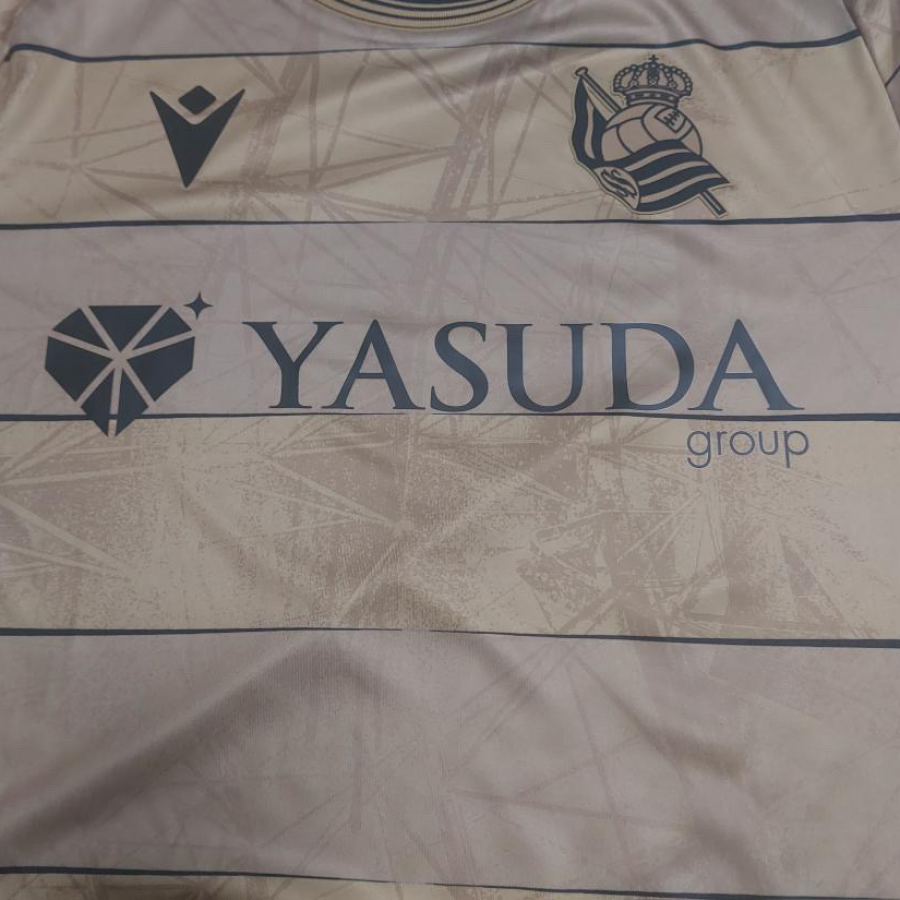 real-sociedad-away-2024-2025-macron-3
