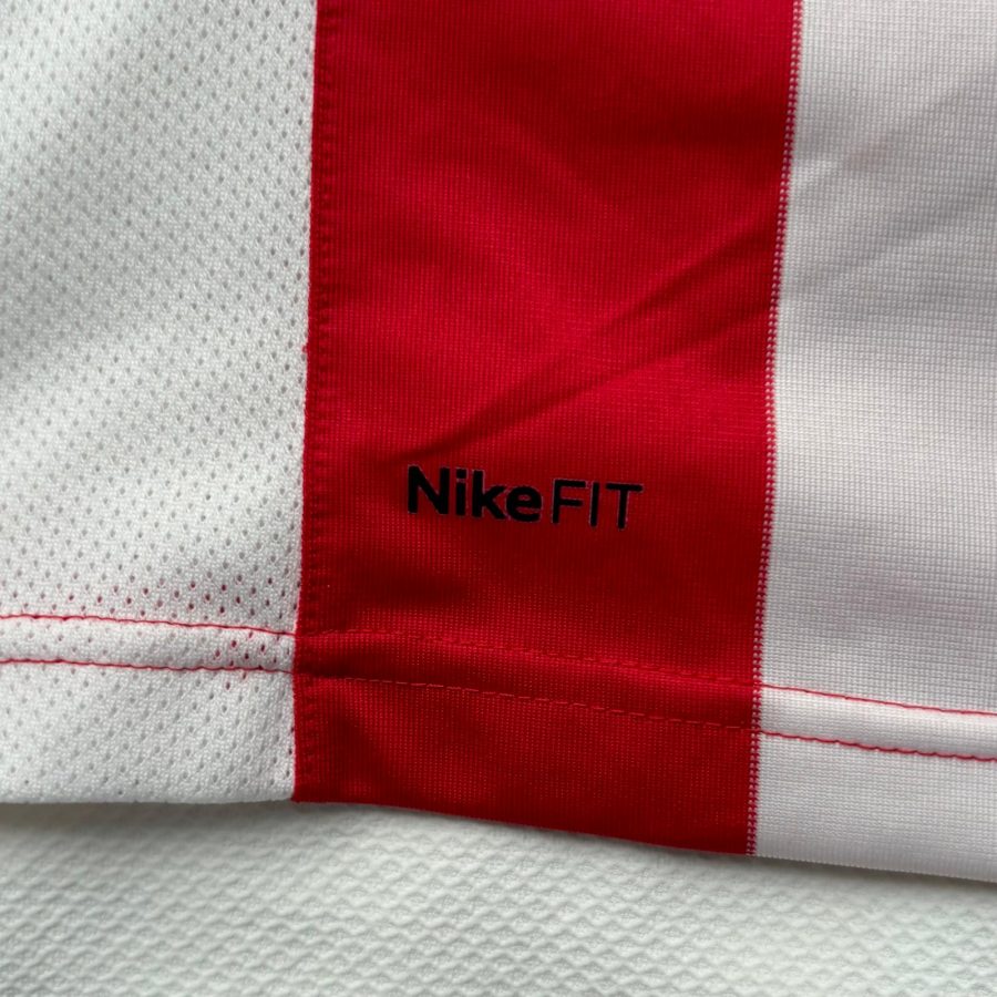 red star estrella roja nike home jersey 2009 2011 red white