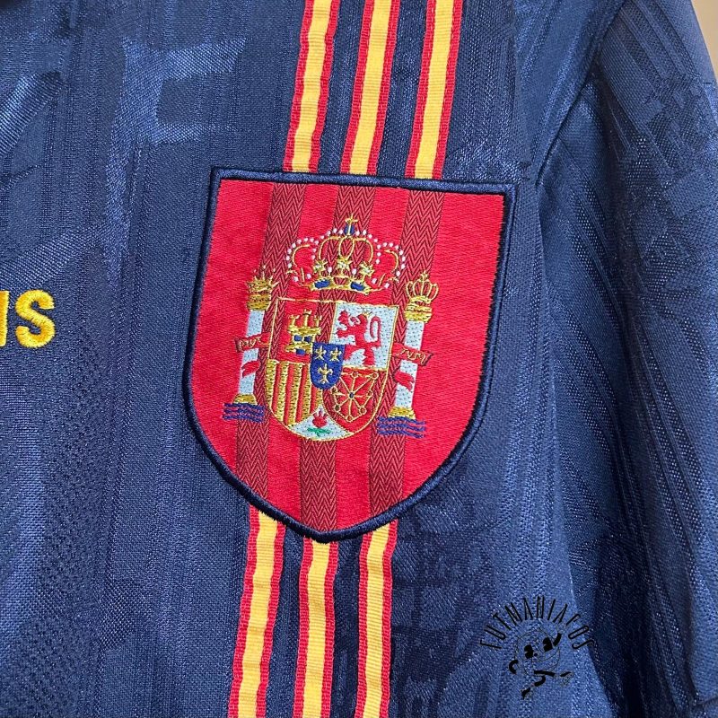 spain-away-jersey-adidas-1996-crest