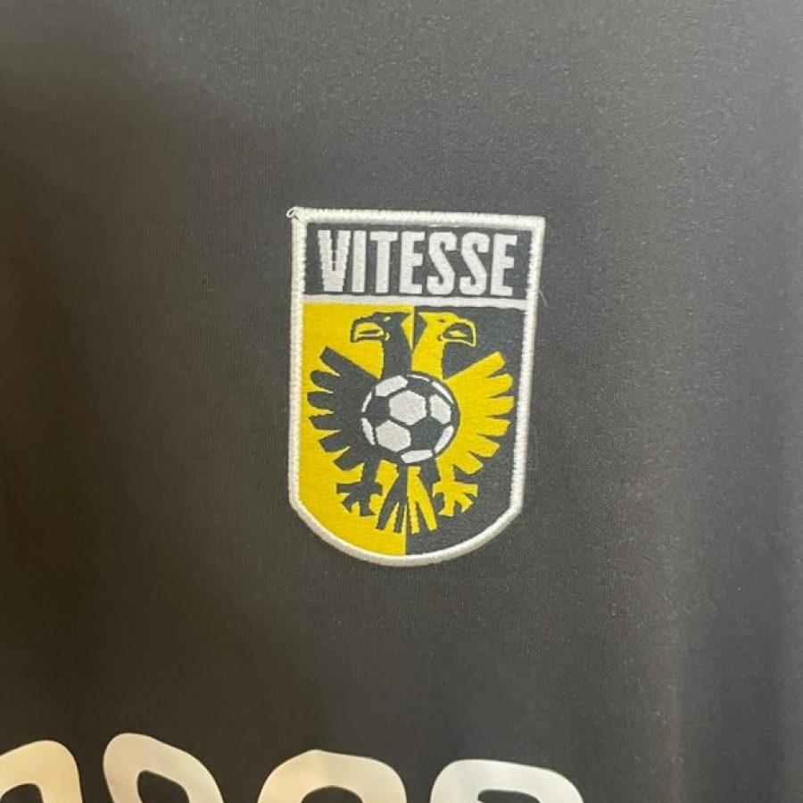 vitesse-2016-2017-away-macron-3