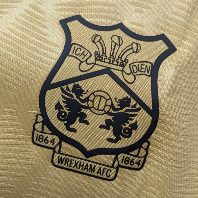 wrexham-macron-third-jersey-2024-2025-crest