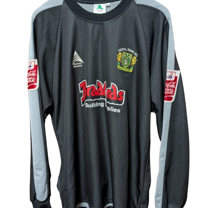 yeovil town goalkeeper paulas benara 2004 2005 black grey